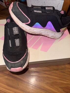 Kids Justice Sport Sneaker, girls size 1. Slip on shoes and easy to wear! Comfy!